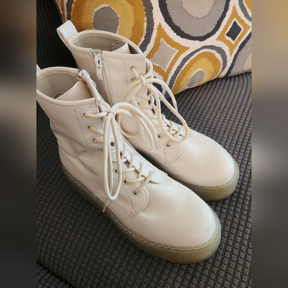 Steve Madden Off-White Lace-Up Boots